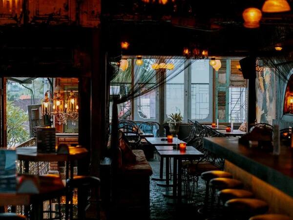 Sebelum ke No Más Ubud: Jadwal Live Band dan Aturan Walk-in