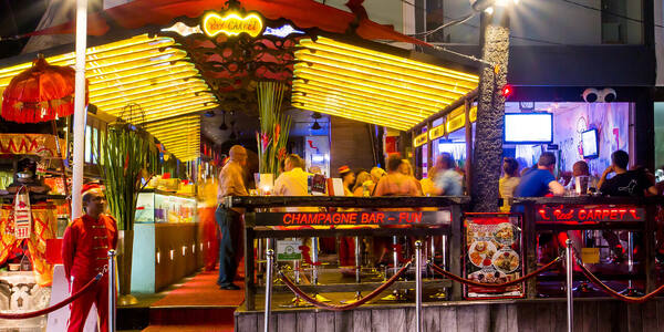 Red Carpet Champagne Bar Seminyak: Tables, Hours, Prices