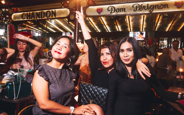 Sebelum ke Red Carpet Champagne Bar Seminyak: Meja, Jam, Harga