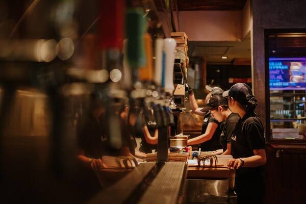 Sebelum ke The Forge Seminyak: Jam Ramai, Free Flow, Deposit Meja