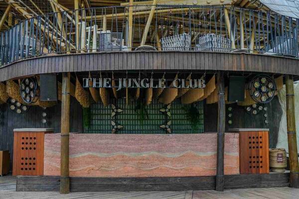 Sebelum ke The Jungle Club Ubud: Lokasi, Minimum Spend, Jam Tutup