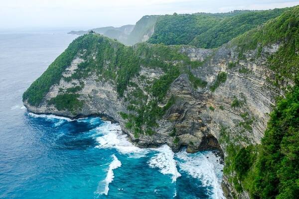 Seganing Waterfall, Nusa Penida: Air Terjun Tebing Paling Menantang di Penida
