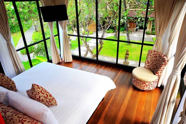 Segara Village Hotel Sanur: Bungalow Taman Warisan Keluarga Kompiang di Tepi Pantai