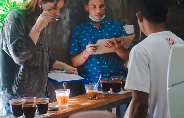 Seniman Coffee Studio Ubud: Roastery Kopi Specialty di Jalan Sriwedari