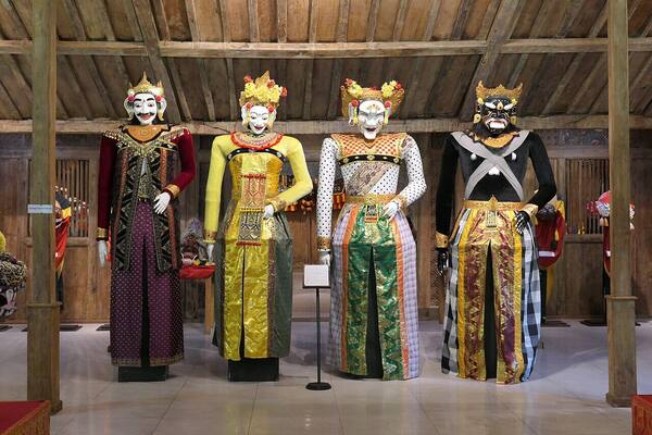 Setia Darma House of Masks and Puppets: Museum Gratis 1.200 Topeng di Mas, Ubud