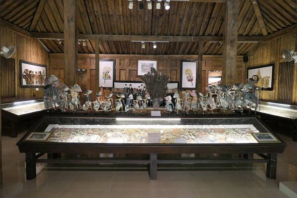 Setia Darma House of Masks and Puppets: Museum Gratis 1.200 Topeng di Mas, Ubud