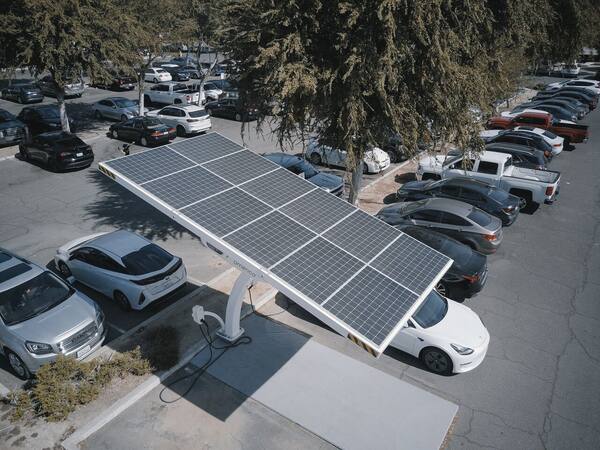 Sewa Motor Listrik & Mobil EV di Bali 2026: Biaya Sewa, Stasiun Pengisian (SPKLU), Rute Aman & Cara Hemat Menginap