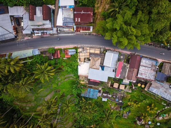 Sewa Motor Listrik & Mobil EV di Bali 2026: Biaya Sewa, Stasiun Pengisian (SPKLU), Rute Aman & Cara Hemat Menginap