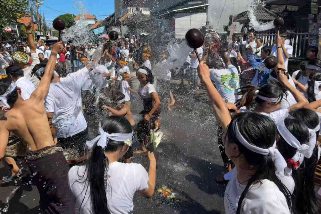 Siat Yeh in Jimbaran: Bali's Only Water War, Held the Day After Nyepi