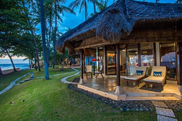 Siddhartha Oceanfront Resort & Spa, Kubu: Menyelam dari Pantai Pasir Hitam Karangasem