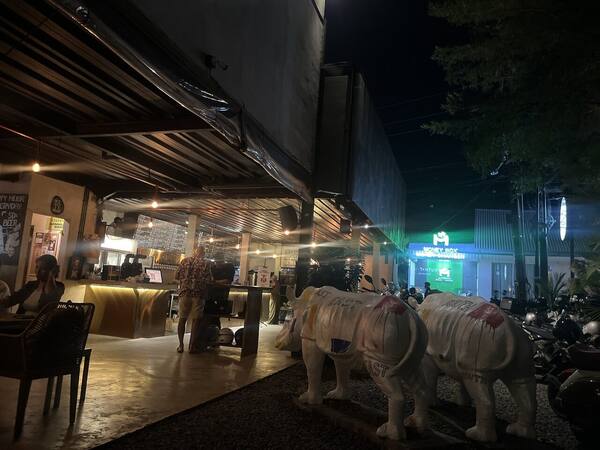 South+East Brewing Kerobokan: 24 Keran Bir, Jam Buka, Harga