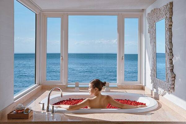 Spa on the Rocks di AYANA: Vila Spa Ikonik di Atas Karang Jimbaran