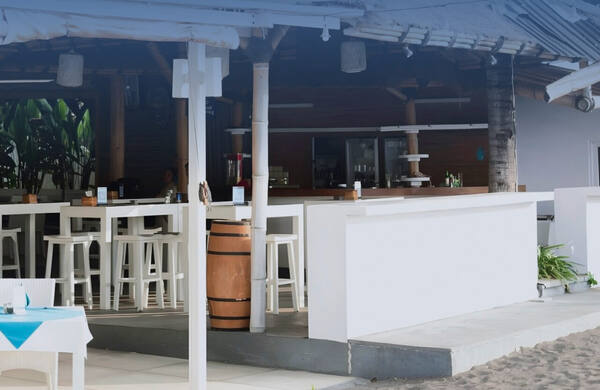 Spice Beach Club Lovina: Beachfront Pool, Sunset Drinks & Live Music in Kaliasem