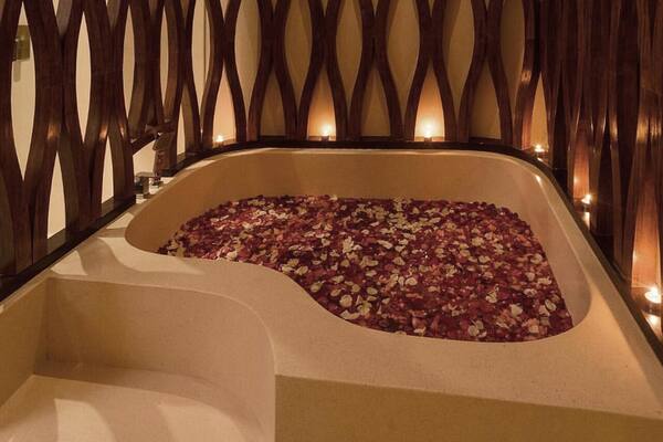 Sundari Day Spa Seminyak: Pijat Bali di Taman Tropis dengan Harga Terjangkau