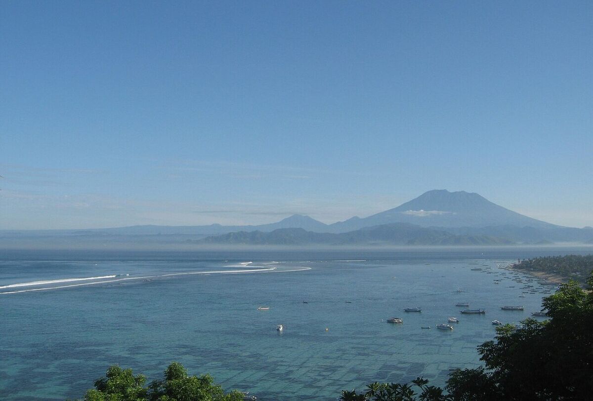 Surfing Shipwrecks, Nusa Lembongan: Level, Tide, Getting Out