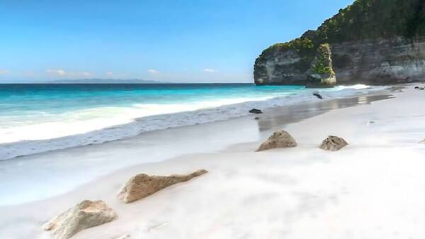 Suwehan Beach Nusa Penida: Pantai Tersembunyi di Balik Tebing Curam
