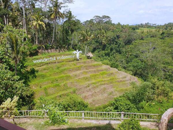 Taman Nusa Gianyar: Menjelajahi Indonesia Mini di Lembah Sungai Melangit