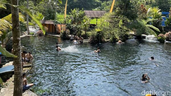Telaga Surya Rendang: 8 Hal Sebelum Berendam di Karangasem