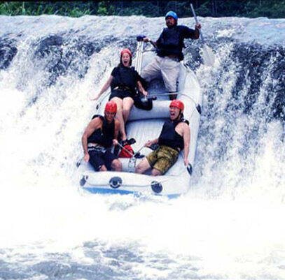 Telaga Waja River Rafting: Petualangan Arung Jeram Liar di Karangasem
