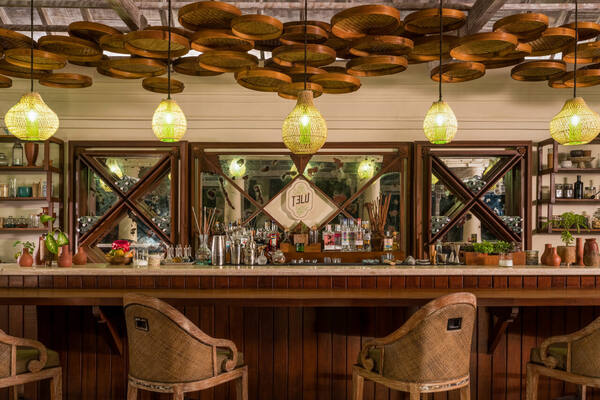 TELU Four Seasons Jimbaran: Bar Zero-Waste, Harga Koktail, Jam Buka