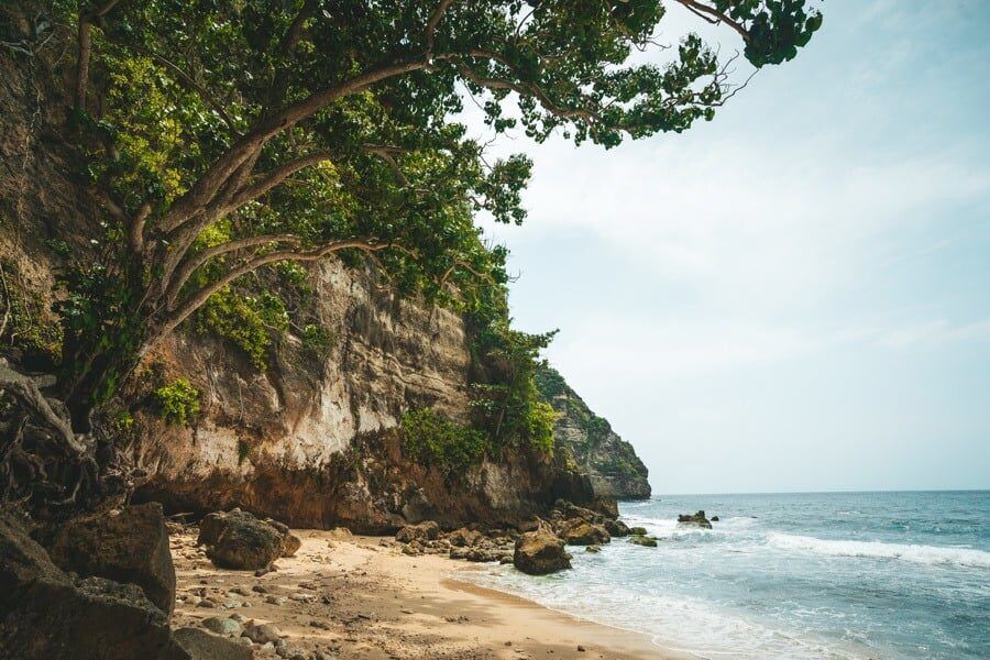 Tembeling Beach & Natural Pool, Nusa Penida: Hidden Pools Behind the Jungle