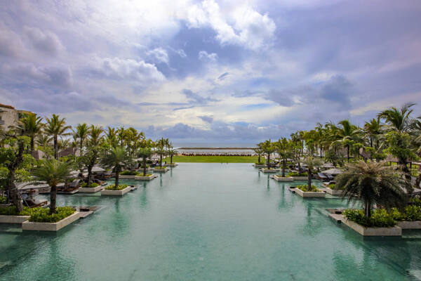 The Apurva Kempinski Bali: Resort Mewah Berbentuk Amfiteater di Tebing Nusa Dua