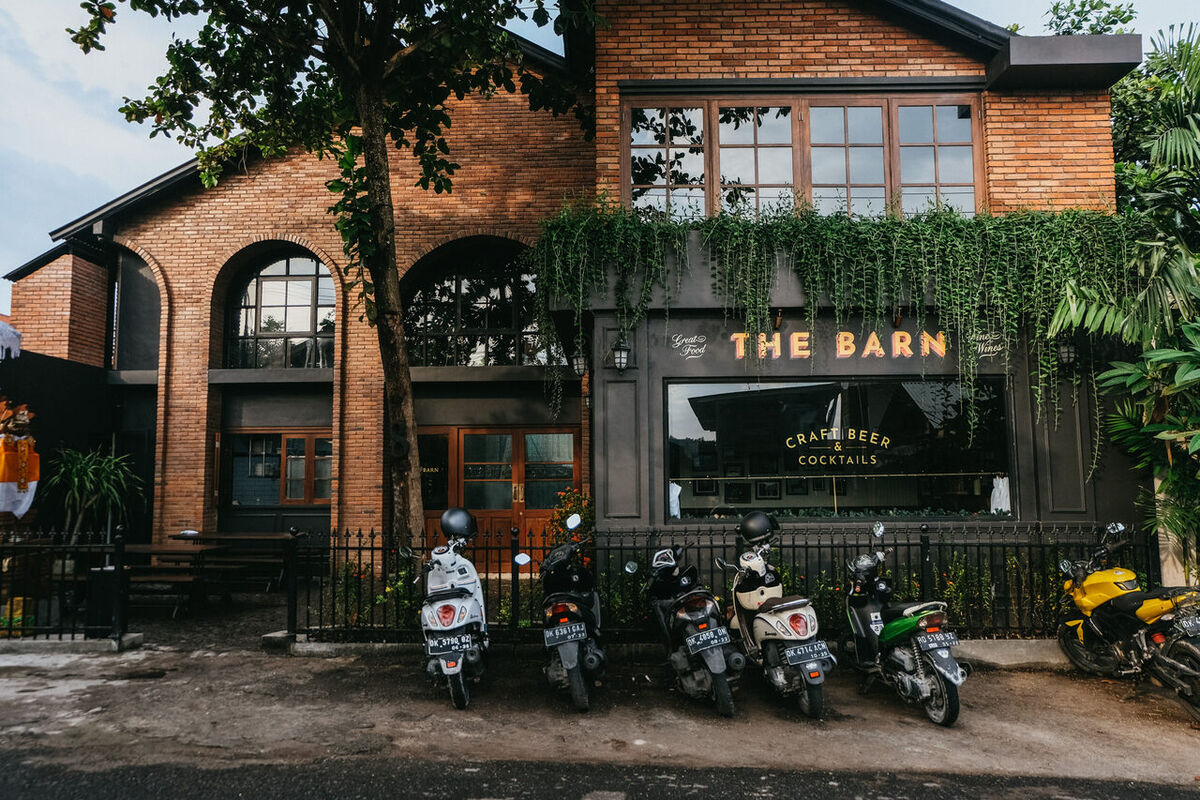 The Barn Canggu Review: British Pub Food, Sport and the Bill