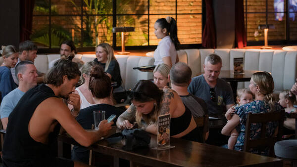 The Barn Canggu: Pub Inggris, Sunday Roast dan Berapa Habisnya