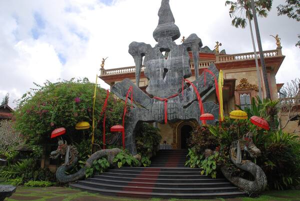 The Blanco Renaissance Museum: An Art Palace on Campuhan Hill, Ubud