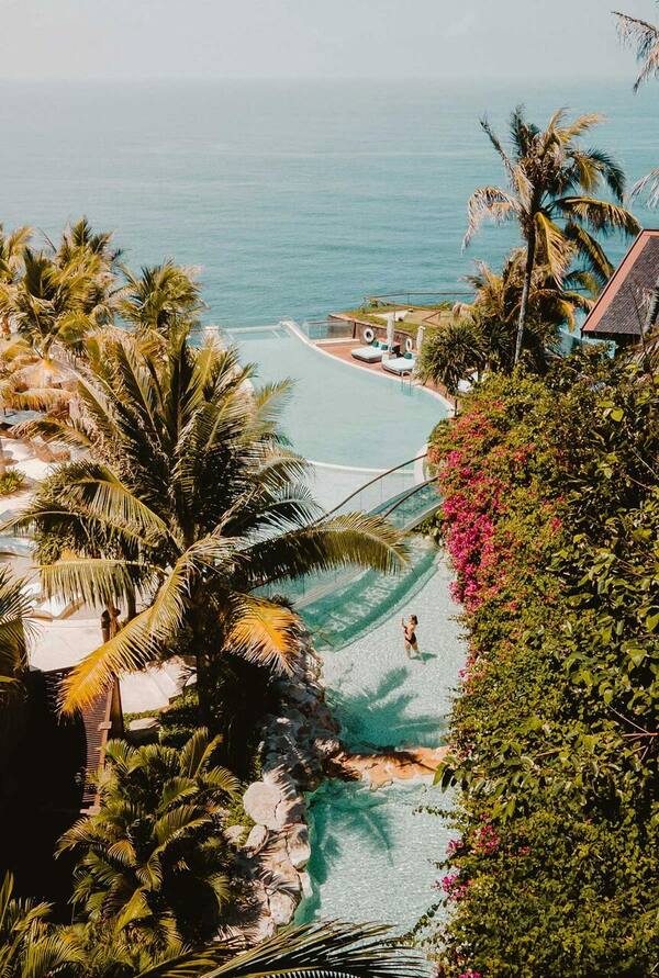 The Edge Bali, Uluwatu: Sky Pool di Tepi Tebing Pecatu