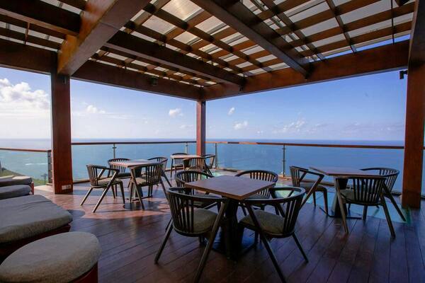 The Edge Bali, Uluwatu: Sky Pool di Tepi Tebing Pecatu