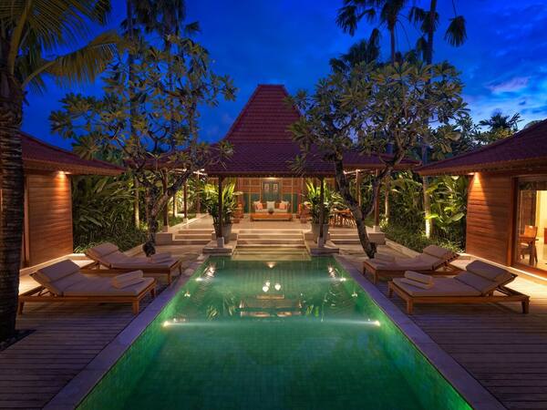 The Legian Seminyak, Bali – Ikon All-Suite yang Tenang di Tepi Pantai Petitenget