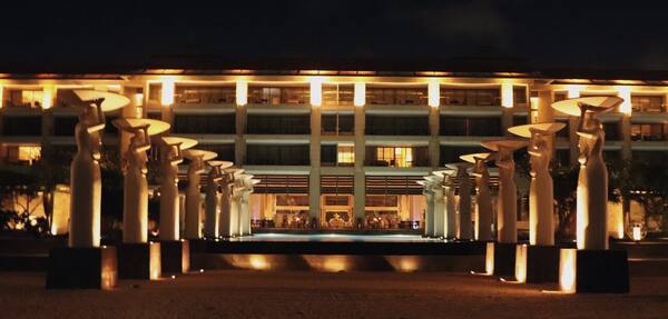 The Mulia, Mulia Resort & Villas Nusa Dua: Kemewahan Tepi Pantai Geger