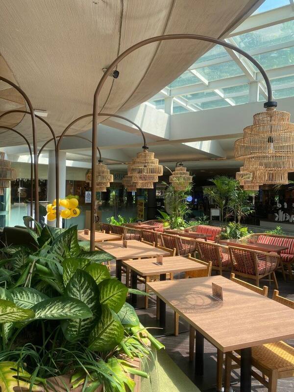 The People's Cafe Beachwalk Kuta: Setahun Buka, Jam dan Menu