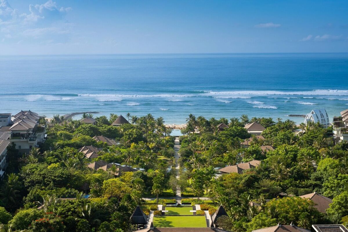 The Ritz-Carlton Bali, Nusa Dua — Clifftop and Beach Resort in Sawangan