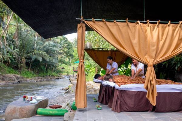 The Samaya Ubud, Sayan: 19 Vila Kolam Pribadi & Makan Malam di Tepi Sungai Ayung