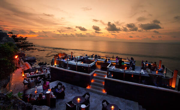 Thermes Marins Bali: Kolam Air Laut Aquatonic di AYANA Jimbaran
