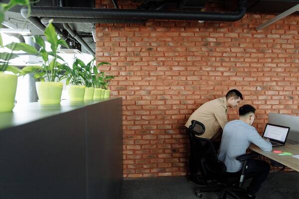 Tinggal Lama di Bali: Kapan Turis Asing Wajib Bayar Pajak?