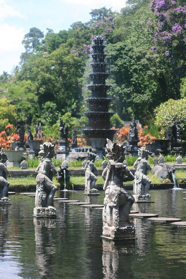 Tirta Gangga Water Palace, Karangasem: Istana Air Kerajaan