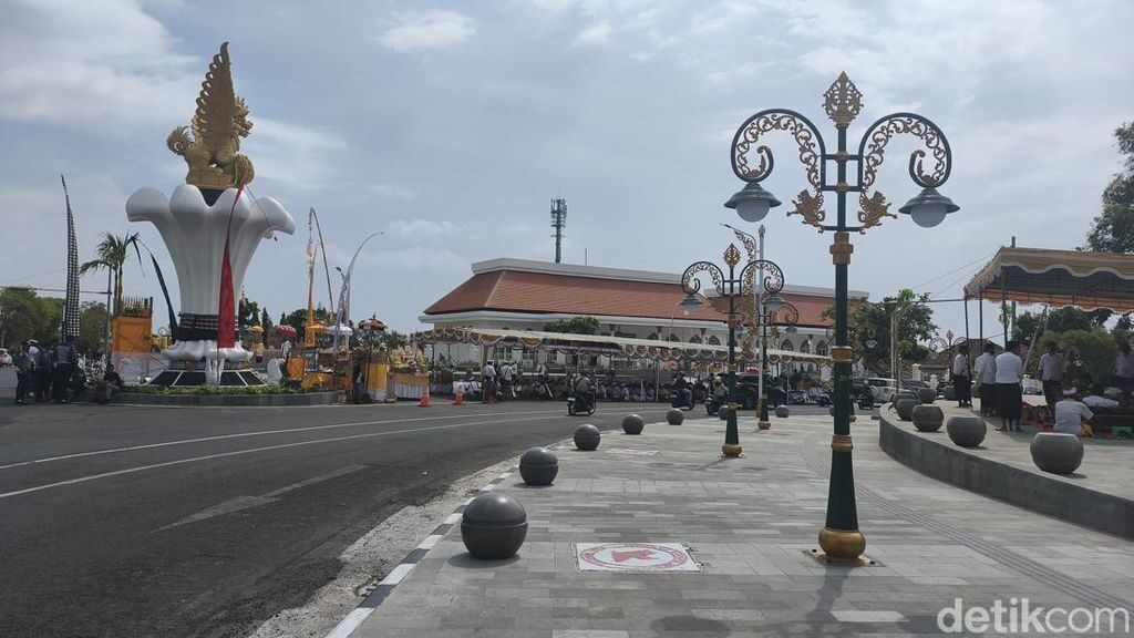 Singaraja Zero Point or the Old Buleleng Harbour for an Evening?