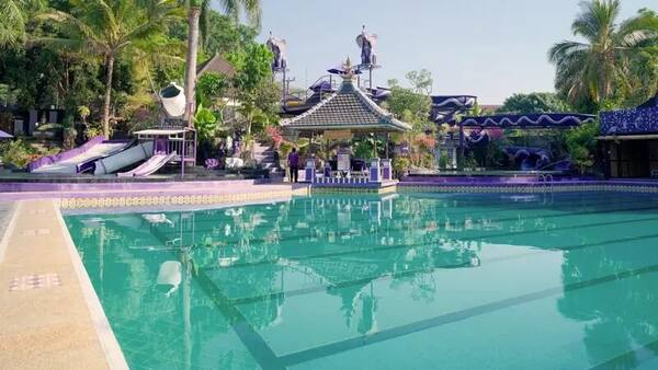 Toya Devasya Hot Spring: Berendam Air Panas Belerang Berlatar Gunung Batur