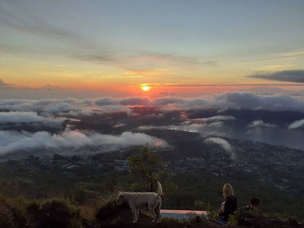 Trek Sunrise Gunung Batur Kintamani: Panduan Pendakian Dini Hari