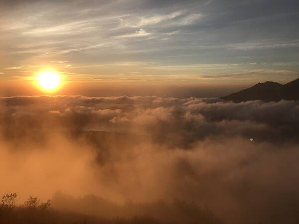 Trek Sunrise Gunung Batur Kintamani: Panduan Pendakian Dini Hari
