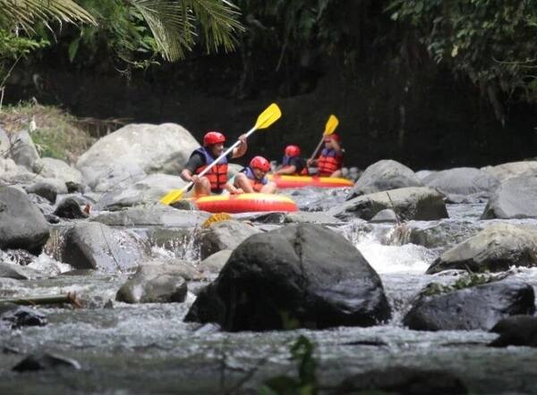 Tubing Tukad Jinah Manduang: Rute Setengah Hari dari Sidemen