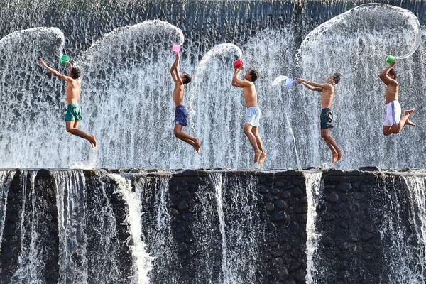 Tukad Unda Dam, Klungkung: Tirai Air Lebar yang Jadi Spot Foto Paling Instagramable di Bali Timur