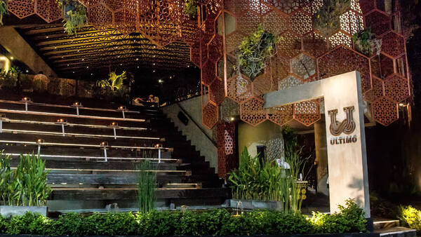 Ultimo Seminyak: Wood-Fired Pizza, Lobster Pasta & an Open Roof on Jl. Kayu Aya