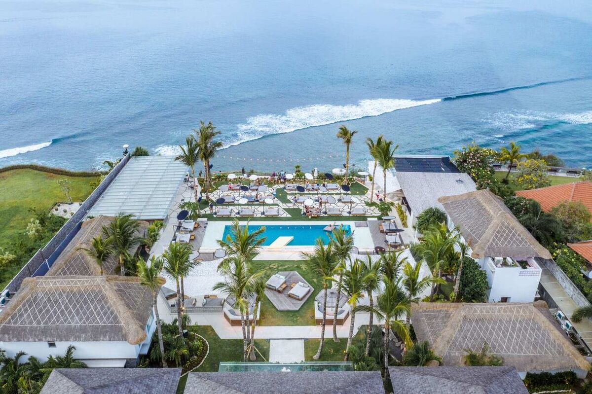 Ulu Cliffhouse Uluwatu: A Clifftop Beach Club with Sunsets and Live Events