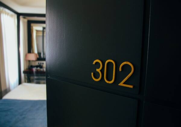 Umur Berapa Boleh Check-in Hotel Sendiri di Bali?