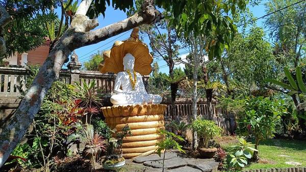 Vihara Dharma Giri Pupuan: Buddha Tidur 15 Meter dan Aturannya