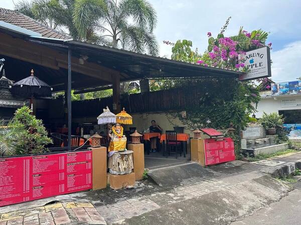 Warung Apple Lovina: Rp45k Nasi Campur and Fresh Grilled Fish
